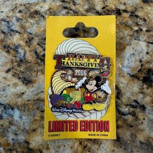 Disney 2006 Thanksgiving Mickey Mouse Limited Edition Pin